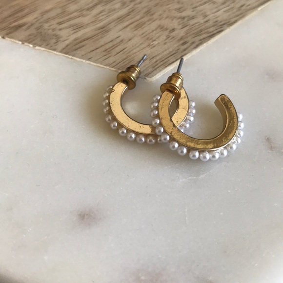 🌞3 for $40!🌞 Delicate earrings with small pearls - Picture 4 of 5